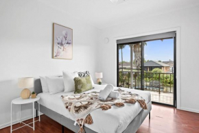 Cozy Private Double Room - Near Stations & Shops - Shared Bathroom, City Of Bankstown